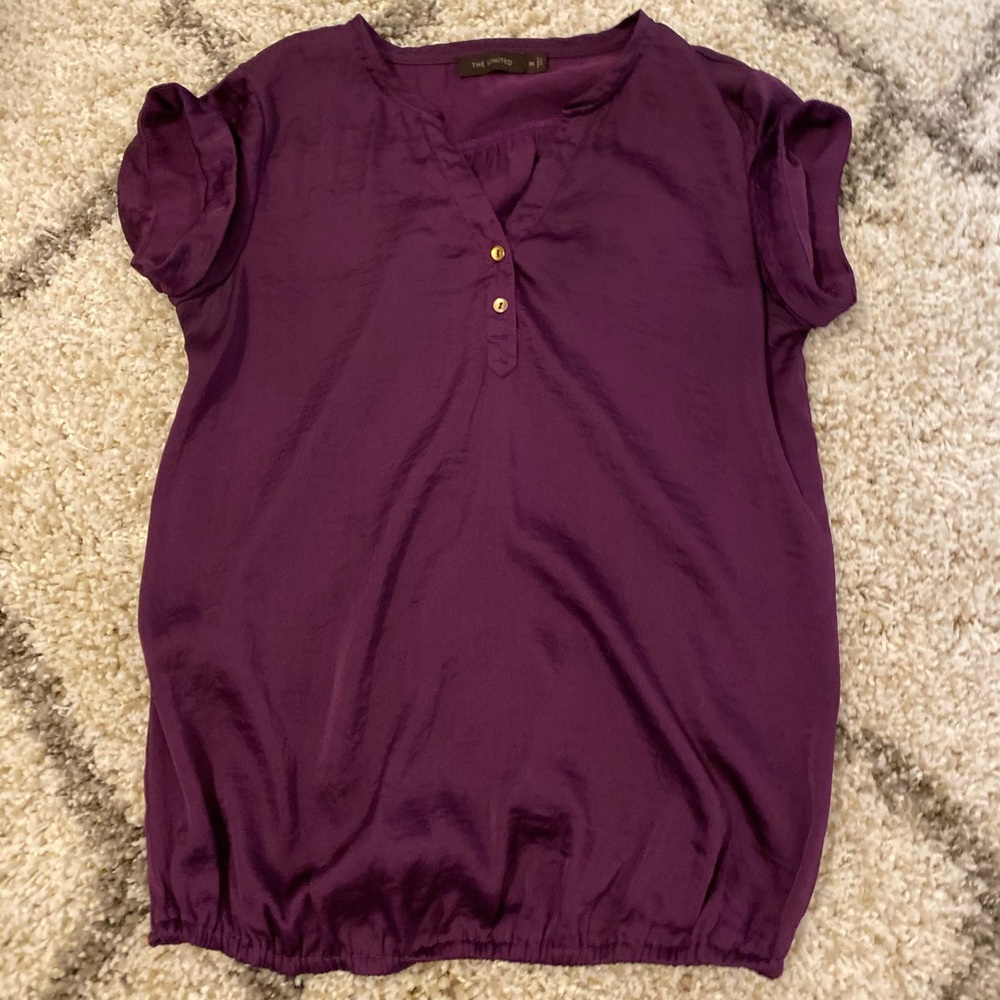 The limited purple v notch top